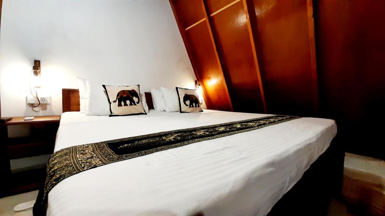 The Otunna Guest House Σιγκιρίγια Εξωτερικό φωτογραφία