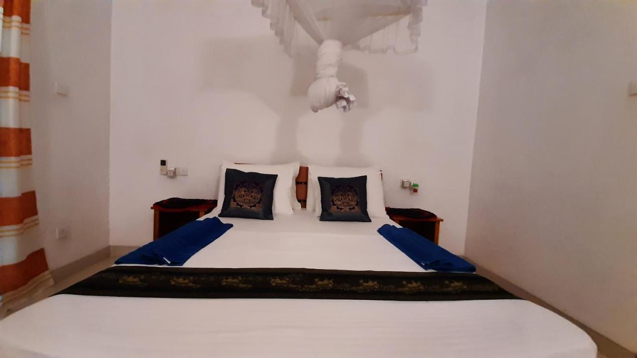 The Otunna Guest House Σιγκιρίγια Εξωτερικό φωτογραφία