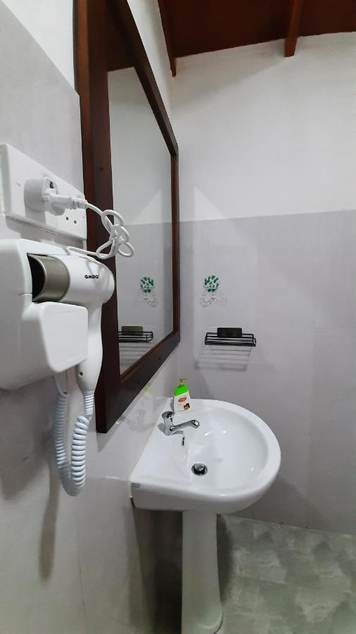 The Otunna Guest House Σιγκιρίγια Εξωτερικό φωτογραφία