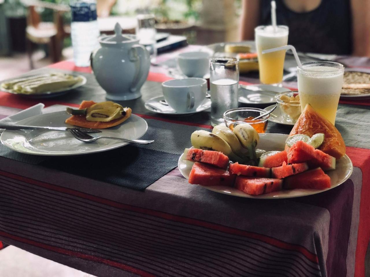 The Otunna Guest House Σιγκιρίγια Εξωτερικό φωτογραφία